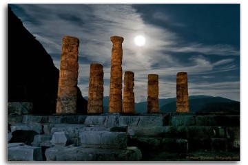 August full moon at the Temple of Apollo - Delphi